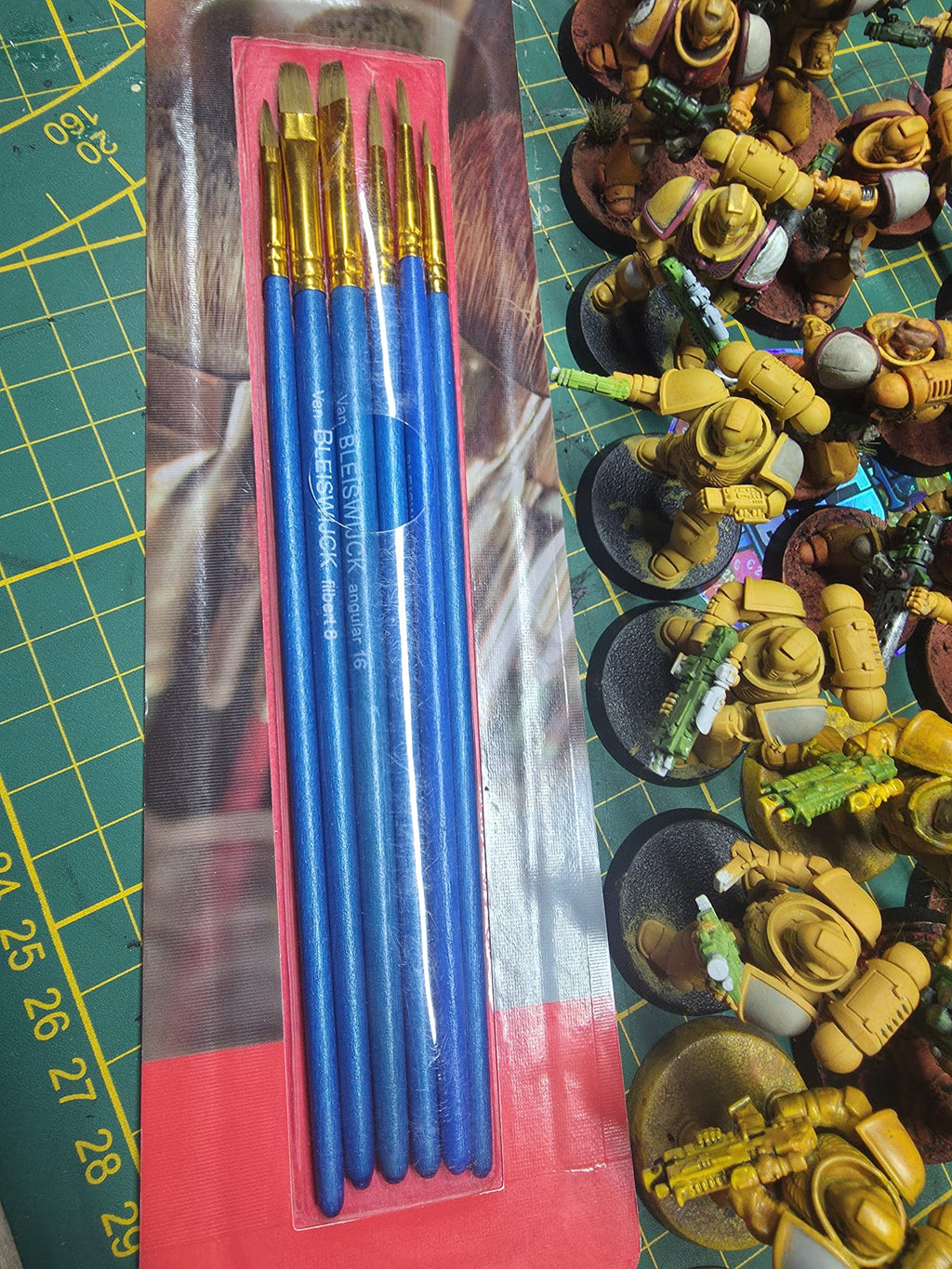 6 Ultra Cheap Synthetic Brushes